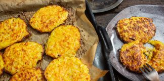 Картофельные драники с луком и морковью в духовке