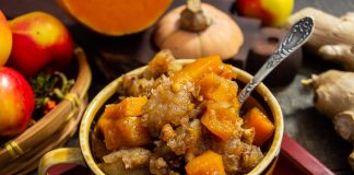 Просто и полезно: тыква с яблоками и орехами