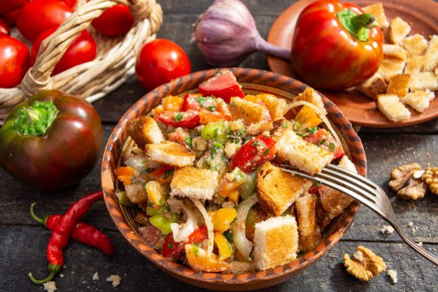 Тосканский овощной салат — легкий и вкусный Тосканский овощной салат — легкий и вкусный