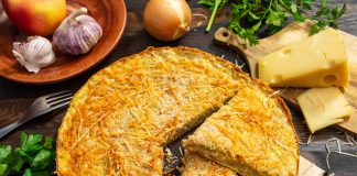 Запеканка из кабачков с луком и чесноком