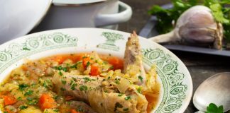 Ароматный куриный суп из крылышек