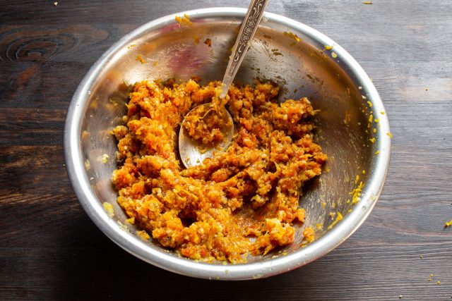 Тщательно перемешиваем витаминную смесь