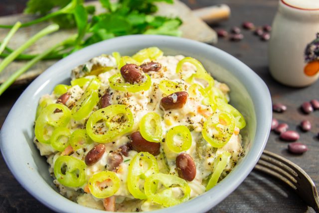 Салат с курицей и красной фасолью Салат с курицей и красной фасолью