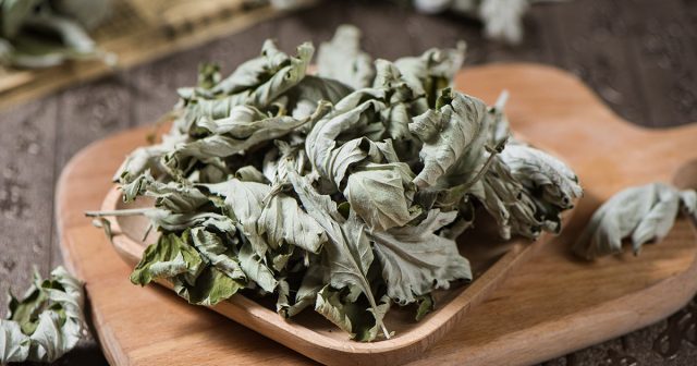 Как правило, народные средства обладают репеллентным действием. То есть, не уничтожают клопов, а только их отпугивают.