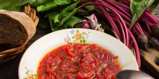 Борщ с капустой, свеклой и горчицей