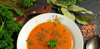 Красный суп с чечевицей – вегетарианский рецепт