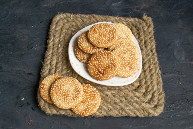 Подаём на стол к чаю и кофе Подаём на стол к чаю и кофе