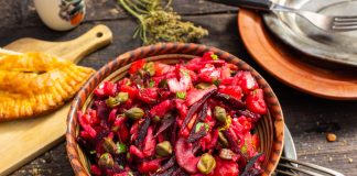 Винегрет из запеченных овощей с каперсами