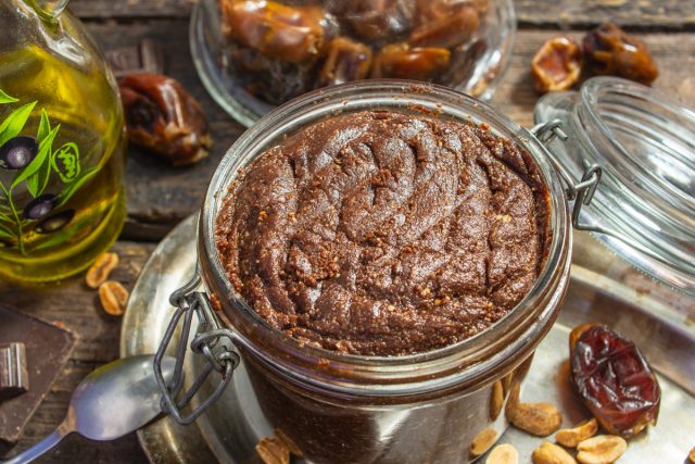 Арахисовая паста с медом и горьким шоколадом