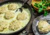 Детские куриные котлеты в молочном соусе