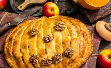 Пирог с тыквой, яблоками и грецкими орехами