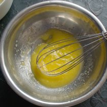 Добавляем нейтральное растительное масло