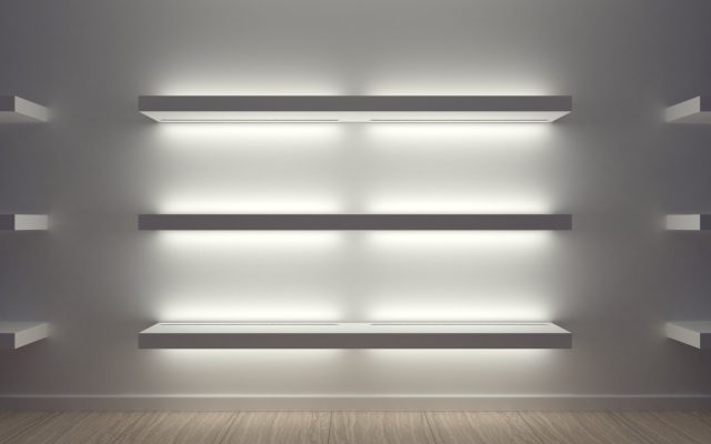 Подсветка с помощью LED ленты удобна в рабочих пространствах и на полках с инструментами Подсветка с помощью LED ленты удобна в рабочих пространствах и на полках с инструментами