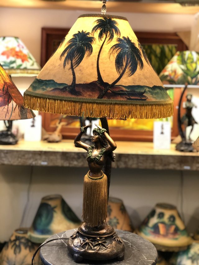 Винтажная гавайская лампа создаст уникальную атмосферу в вашем доме