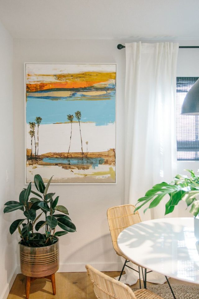 Для любителей искусства подойдут стилизованные картины