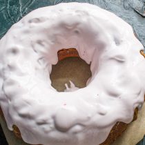 Украшаем розовой глазурью