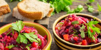 Винегрет с квашеной капустой и огурцами