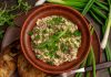 Закуска из крабовых палочек с зелёным луком и сыром