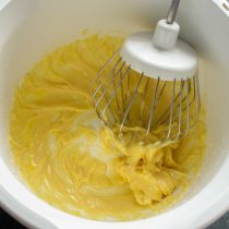 Готовим домашний майонез для заправки салата