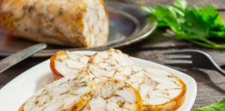 Ветчина из куриной грудки с желатином