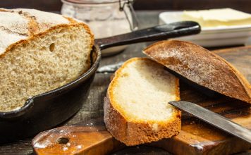 Деревенский хлеб на закваске в духовке Деревенский хлеб на закваске в духовке