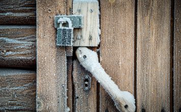 Как быть, если не открывается дверь в домик: 5 эффективных способов Как быть, если не открывается дверь в домик: 5 эффективных способов