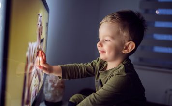 Как отвлечь ребенка от мультиков без скандала — прививаем интерес к прогулкам Как отвлечь ребенка от мультиков без скандала — прививаем интерес к прогулкам