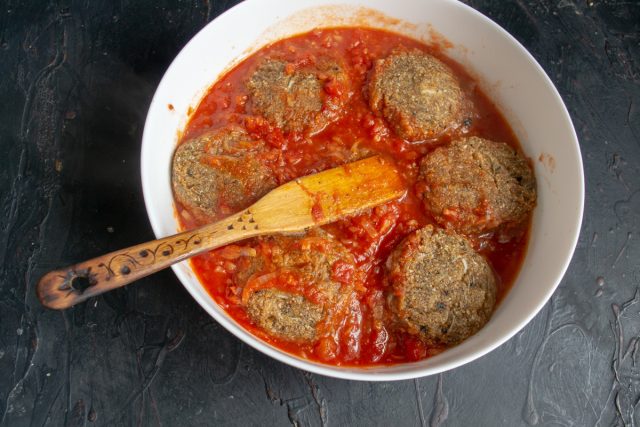 Нагреваем духовой шкаф до температуры 180 градусов Цельсия Нагреваем духовой шкаф до температуры 180 градусов Цельсия