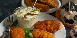 Сочные котлеты с соусом тартар