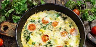 Омлет с крапивой и картофелем