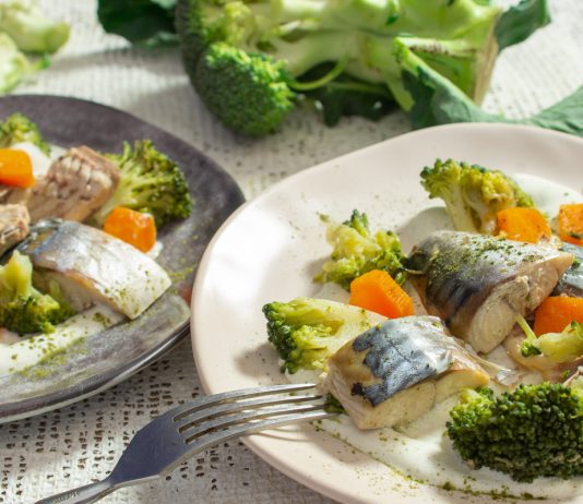 Вареная скумбрия — вкусный рецепт с брокколи - Рецепты Вареная скумбрия — вкусный рецепт с брокколи