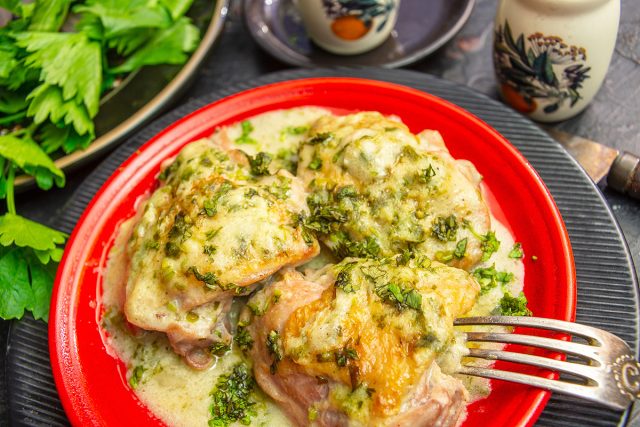 Гульчехра — курица в сметанном соусе Гульчехра — курица в сметанном соусе