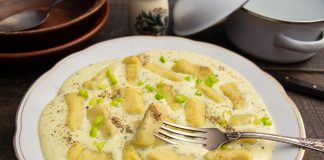 Картофельные ньокки в сырном соусе