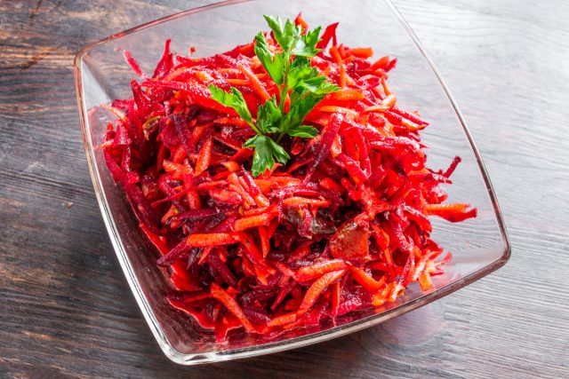 Марокканский салат из свеклы и моркови вкусно съесть просто так, даже без хлеба. Марокканский салат из свеклы и моркови вкусно съесть просто так, даже без хлеба.