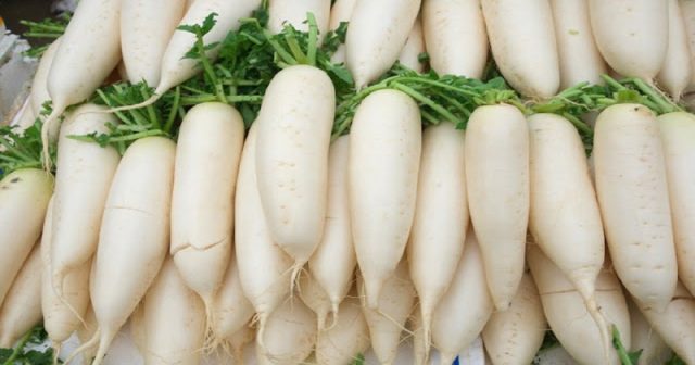 Редька имеет острый и пикантный вкус. Редька имеет острый и пикантный вкус.