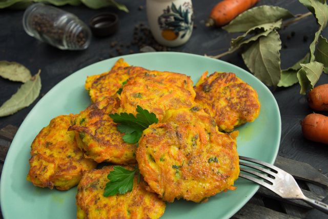 Морковные котлеты с манной кашей Морковные котлеты с манной кашей