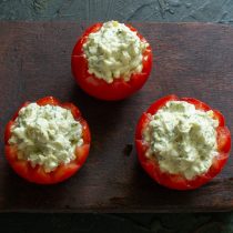 Делаем горочку из творожной начинки. Делаем горочку из творожной начинки.