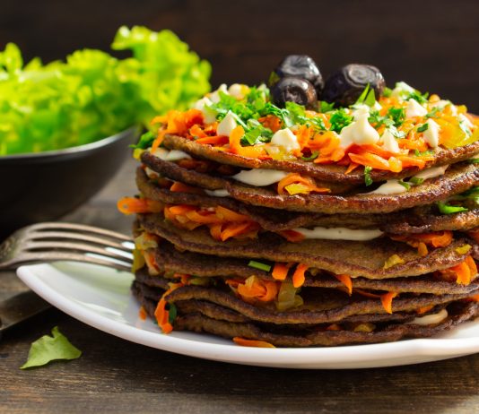 Закусочный торт из говяжьей печени