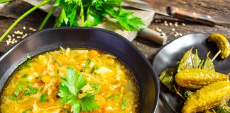 Рассольник с капустой и солеными огурцами
