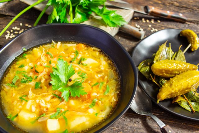 Рассольник с капустой и солеными огурцами Рассольник с капустой и солеными огурцами