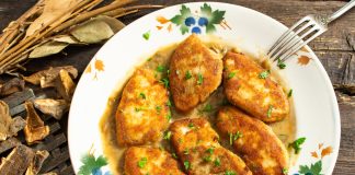 Куриное филе в грибном соусе