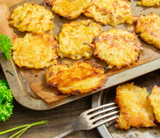 Драники из картофеля с луком в духовке
