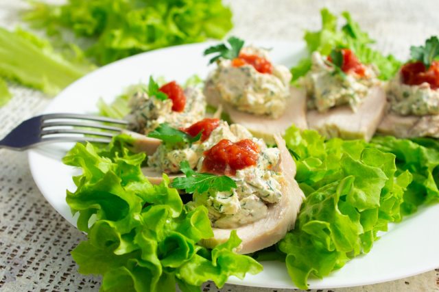 Легкая закуска из куриной грудки Легкая закуска из куриной грудки