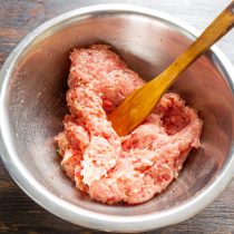 Для приготовления ленивых голубцов подойдет любой мясной или куриный фарш, не очень жирный. Для приготовления ленивых голубцов подойдет любой мясной или куриный фарш, не очень жирный.