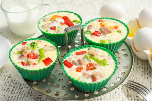 Омлет с ветчиной и овощами на пару Омлет с ветчиной и овощами на пару