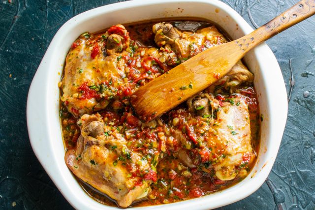 Это вкусное горячее блюдо грузинской кухни можно приготовить впрок. Выложить в лоток, плотно закрыть, остудить и заморозить. Это вкусное горячее блюдо грузинской кухни можно приготовить впрок. Выложить в лоток, плотно закрыть, остудить и заморозить.