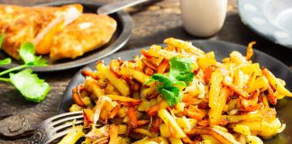 Картошка жареная с морковью и луком