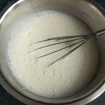 Хорошо перемешиваем ингредиенты, на этом этапе советую использовать миксер или погружной блендер.