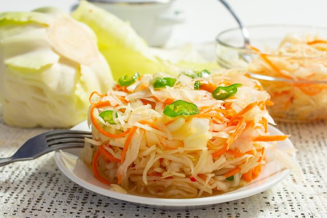 Ферментированная капуста с пастой из перца чили Ферментированная капуста с пастой из перца чили