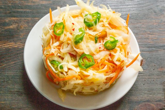 Приправьте вкусный капустный салат оливковым масло холодного отжима. Будет очень вкусно! Приправьте вкусный капустный салат оливковым масло холодного отжима. Будет очень вкусно!